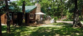 Charming cabin!Perfect lake getaway for your family or fishing trip.