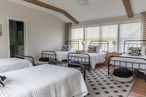 6 soverom, strykejern/-brett, wi-fi (inkludert) og sengetøy