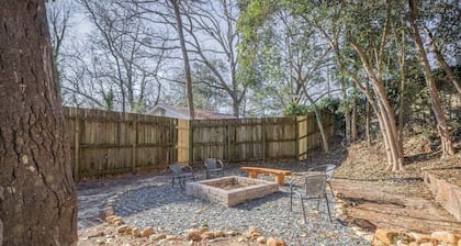 Classic City Apartment w/ Firepit
