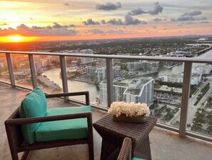 Property grounds - Ocean View Beachfront 2Bed/2B M-Penthouse @HYDE (Hollywood)