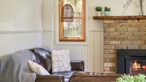 Unclassified image, 4 of 19, button - Spring Creek Cottage (Beechworth)
