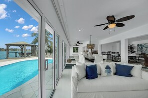 Outdoor pool, a heated pool - Views-Views-Views!  Intracoastal Waterfront Property Walking distance to Beach (Pompano Beach)