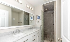 Bathroom - Three Little Birds Topsail (Surf City)
