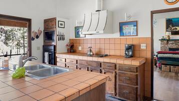 Frigorífic, microones, forn i placa de cuina