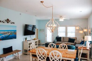 Smart TV, ping pong, books - Waverly Cottage - Your Topsail Island getaway (North Topsail Beach)