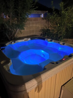 Baignoire à remous extérieure