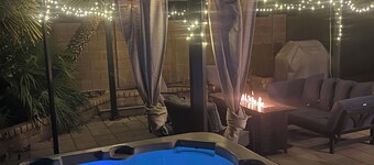 Jakes Place: Pool, Hot Tub, Billiards, Gazebo, BBQ, Fire Pit