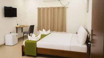 Deluxe Double Room | Down duvets, minibar, in-room safe, individually decorated