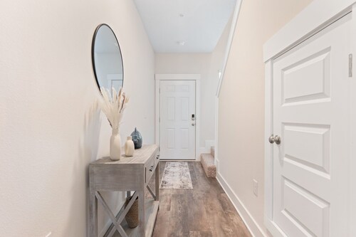 Minutes from white sand and blue seas! 3BR/2.5BA