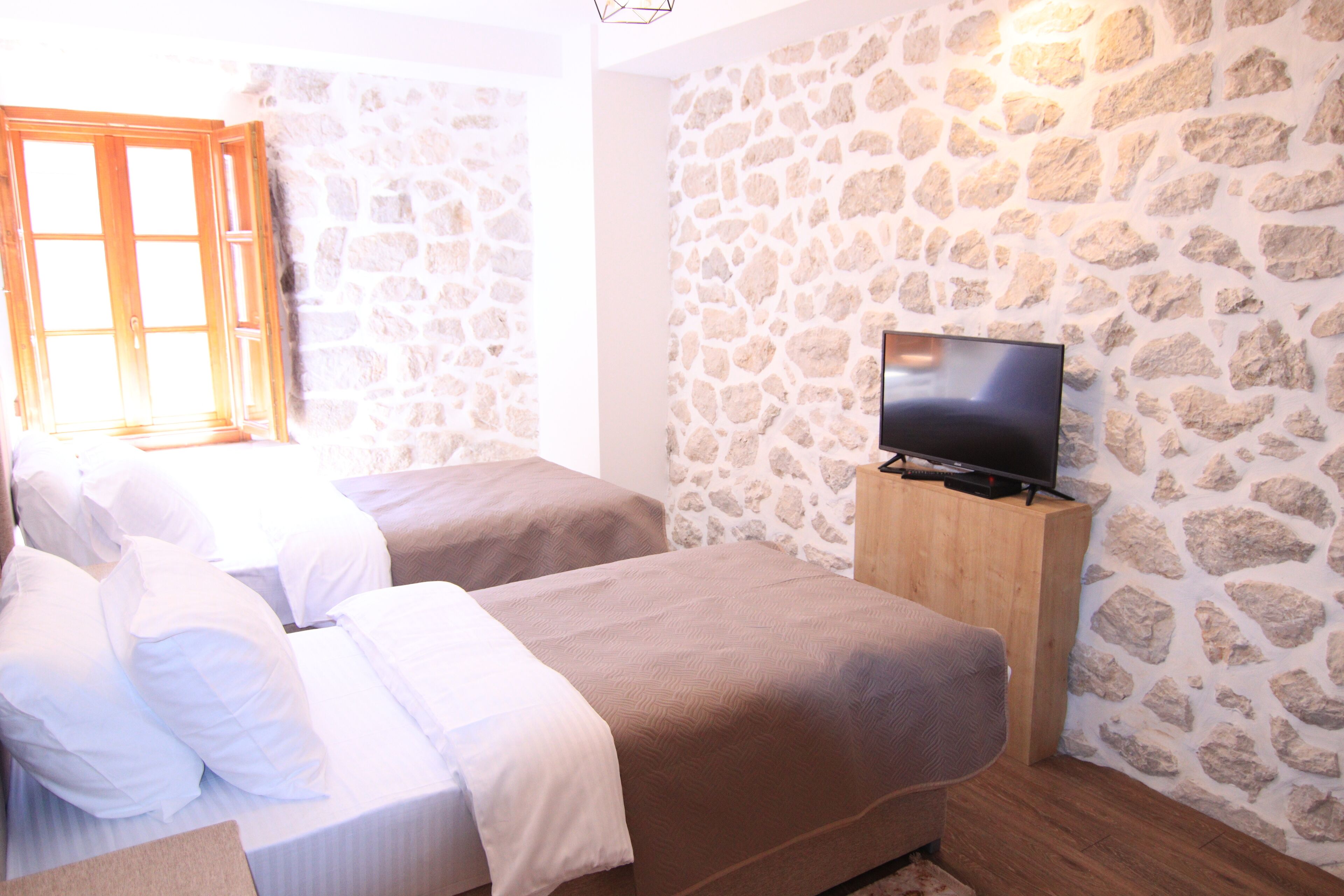 Grand Apartment | Minibar, in-room safe, blackout drapes, soundproofing