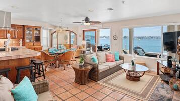 Smart-tv en een open haard