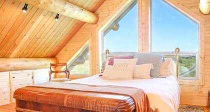 Hill Cabin Hideaway, Romantic! Country Cabin for 2