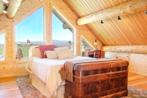 1 bedroom, free WiFi, bed sheets - Hill Cabin Hideaway, Romantic! Country Cabin for 2 (North Powder)