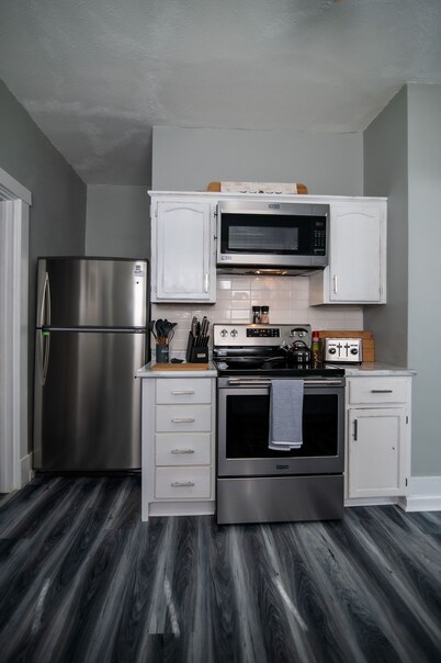 The Landing is a Cheerful 3 bedroom 2 bath home!