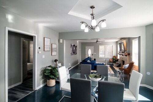 The Landing is a Cheerful 3 bedroom 2 bath home!