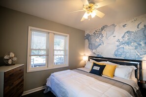 3 bedrooms, desk, iron/ironing board, travel cot - The Landing is a Cheerful 3 bedroom 2 bath home! (Atchison)