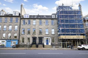 Exterior - Contemporary Flat in the New Town (Edinburgh)