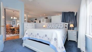 3 bedrooms, iron/ironing board, travel cot, free WiFi