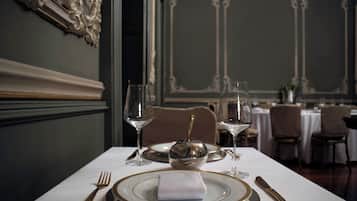Couples’ dining