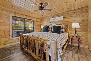 3 室のベッドルーム、アイロン / アイロン台、旅行用ベビーベッド、WiFi (無料)