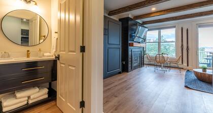 Stratton Mtn Studio | Renovated | Walk to Lifts