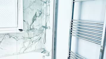 Ensemble baignoire-douche