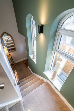 المنشأة من الداخل