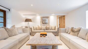 TV connectée, cheminée