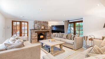 TV connectée, cheminée