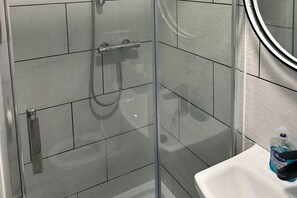 Shower, towels