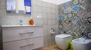 Douche, bidet