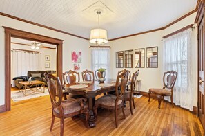 Dining - Spacious 4 BDRM w/Onsite Parking & A/C! (Rochester)