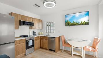 Fridge, microwave, oven, dishwasher