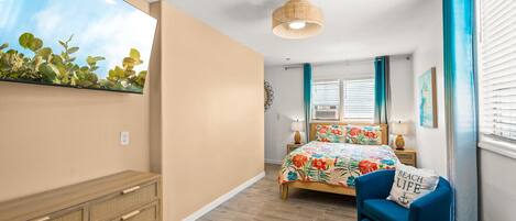 3 bedrooms, desk, iron/ironing board, travel cot