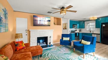 TV, fireplace