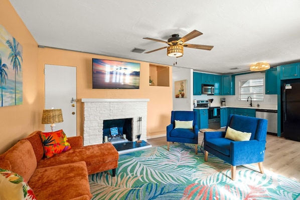 TV, fireplace