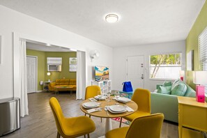 TV, fireplace - 1BR Siesta Key Beach Retreat | Pool | Patio (Siesta Key)