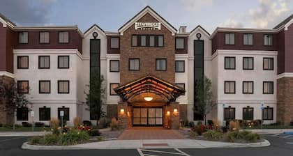 1-Bedroom King Suite | Free Breakfast & Pool Reno