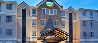 1-Bedroom King Suite | Free Breakfast & Pool Reno
