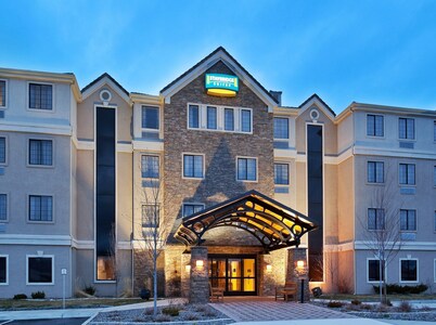 1-Bedroom King Suite | Free Breakfast & Pool Reno