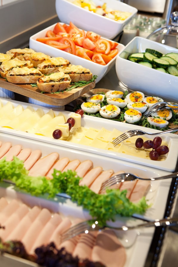 Daily buffet breakfast (EUR 17 per person)