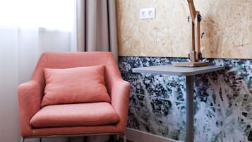 Chambre Familiale, 2 lits doubles | Bureau, rideaux occultants, chambres insonorisées