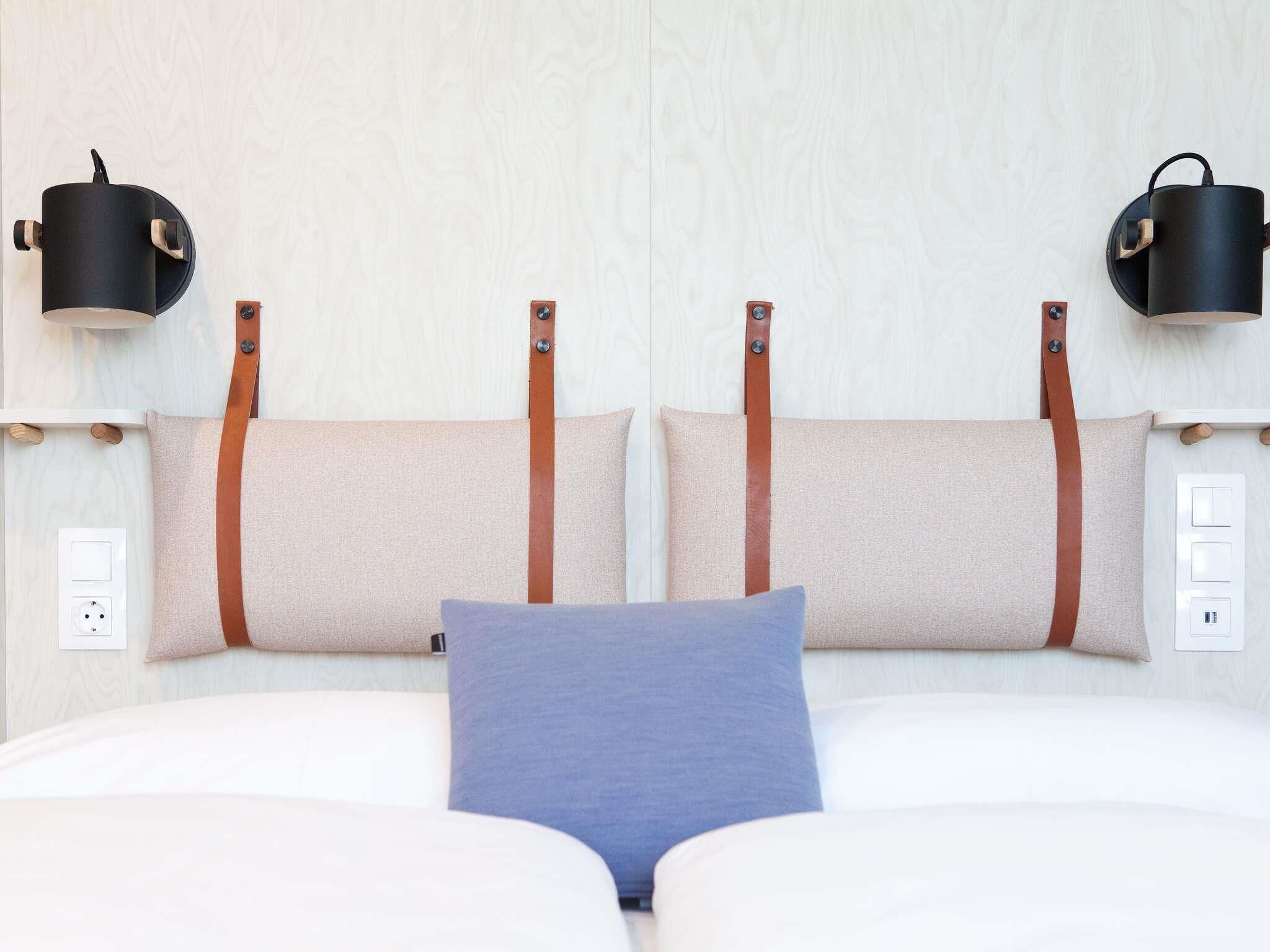 Room, 1 Double Bed | Desk, blackout curtains, soundproofing, iron/ironing board
