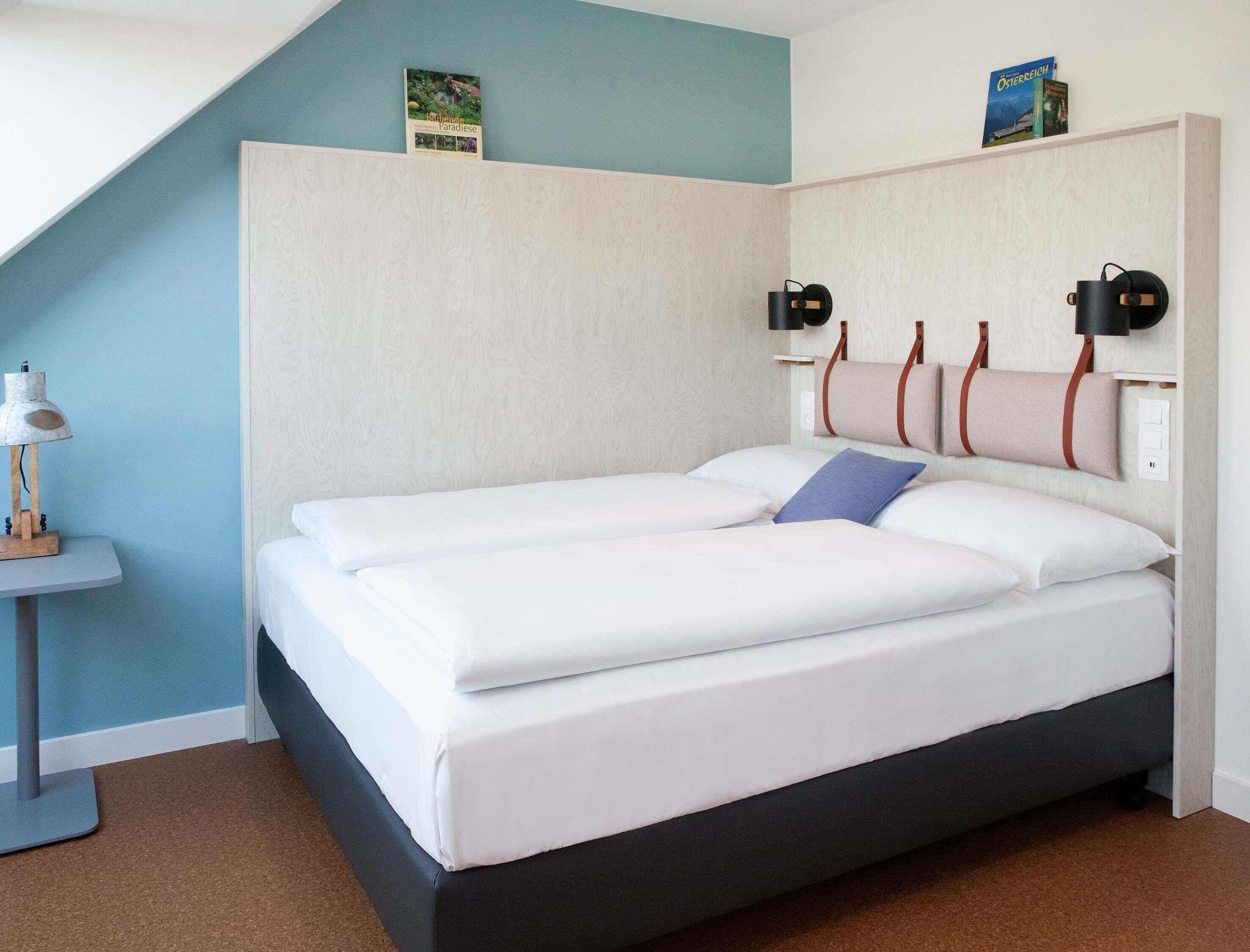 Room, 1 Double Bed (Greet Super Room) | Desk, blackout drapes, soundproofing, iron/ironing board