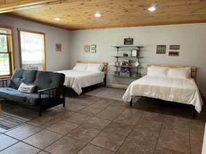 5 bedrooms, desk, iron/ironing board, free WiFi