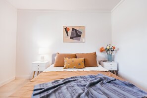 3 quartos, berço de viagem, Wi-Fi, roupa de cama