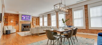 Red Door Apartment | 3-KING Beds | Center Of Downtown Greenville