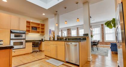 Red Door Apartment | 3-KING Beds | Center Of Downtown Greenville