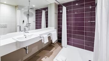 Zweibettzimmer, rollstuhlgeeignete Dusche | Barrierefreies Bad