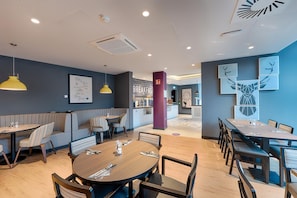 Daily buffet breakfast (EUR 17.9 per person)